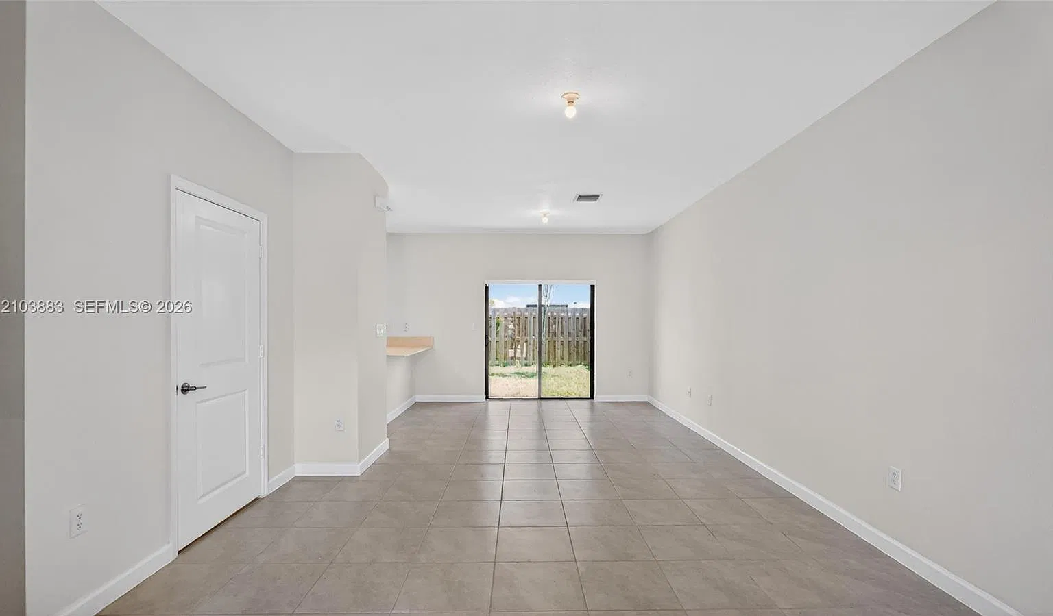 3 bed, 2.5 bath, 1331 sqft, $2,800 — Photo 3