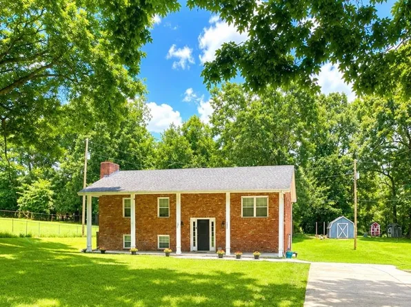 1050 Tucker Schoolhouse Rd, Madisonville, KY 42431