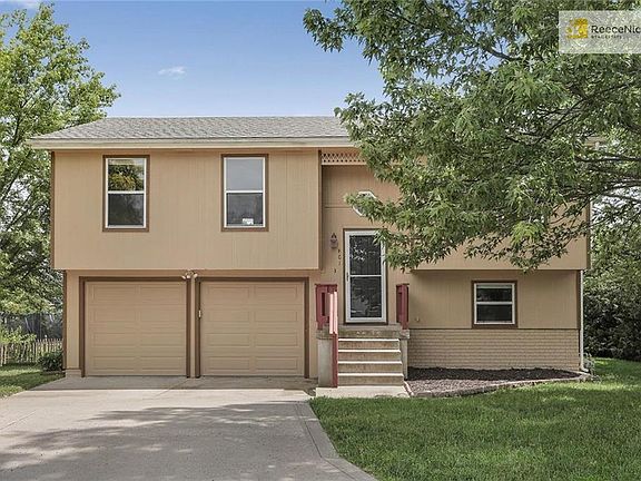 2nd image of 801 S Deerfield Dr