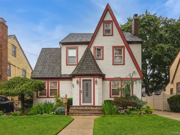 34 Archer Road, West Hempstead, NY 11552