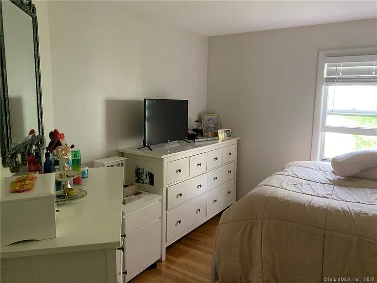 76 Hurd St — Photo 10