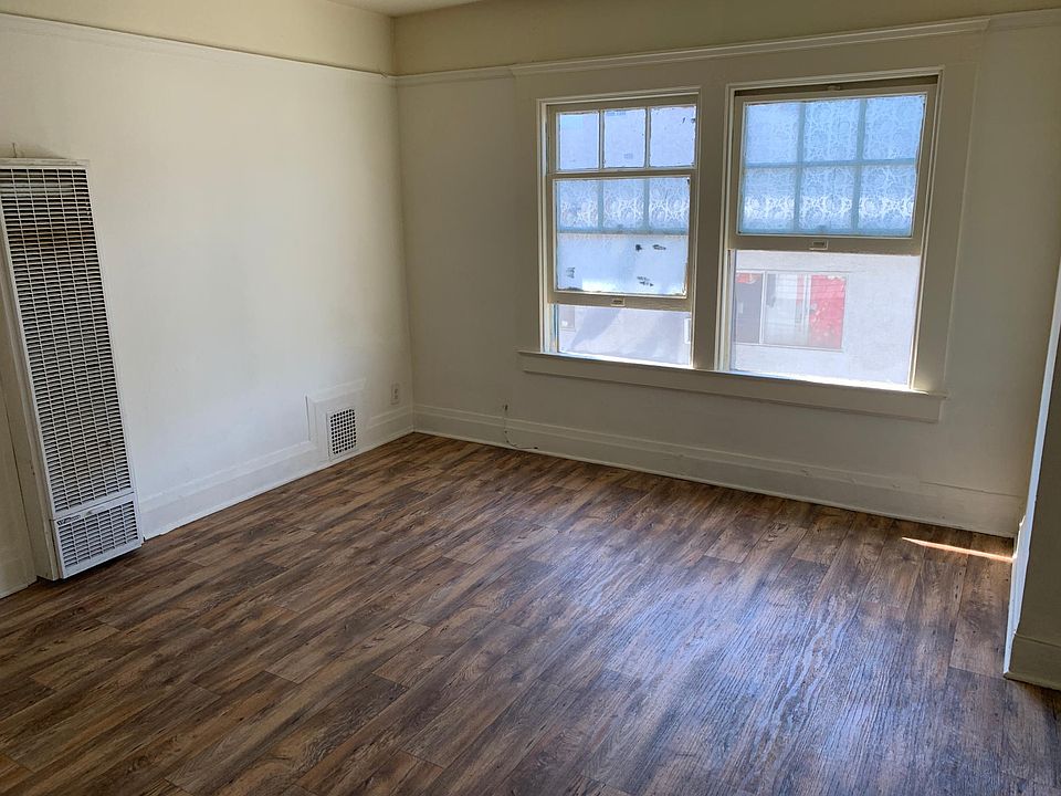 2nd image of 1115 N Raymond Ave APT 4