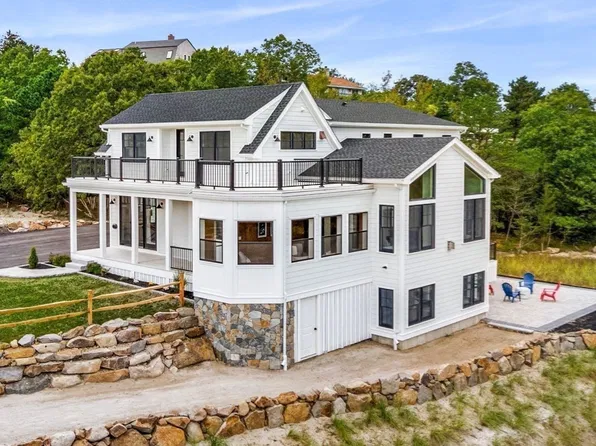 226 Atlantic St, Gloucester, MA 01930