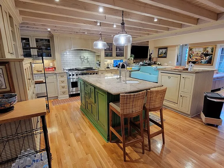 360 Aster St — Photo 19