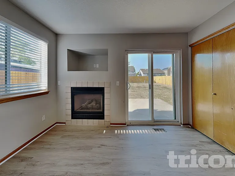 446 W 116th Pl — Photo 5