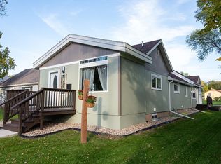 717 9th Ave SE, Jamestown, ND 58401