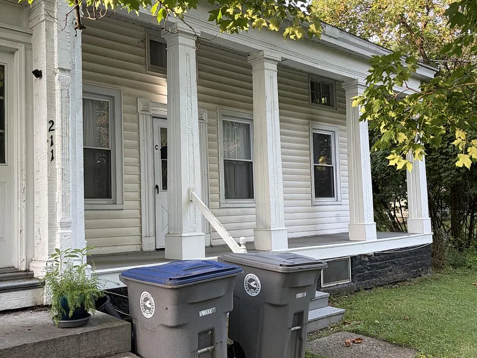 211 Pleasant St