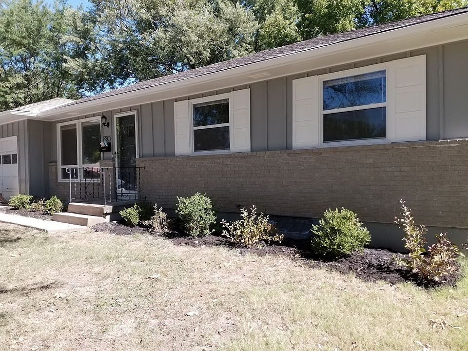 1st image of 3207 S Claremont Ave