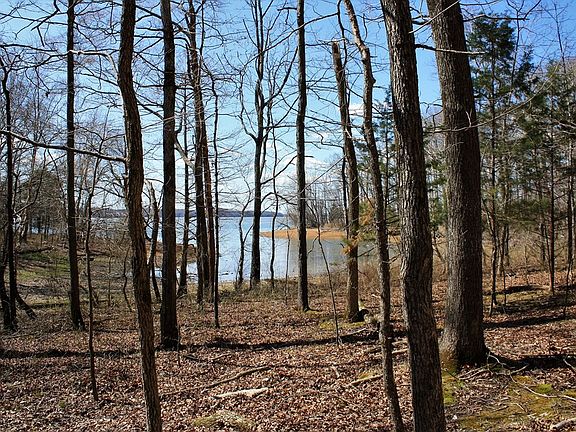 2nd image of 572 Eagle Shore Dr Lot 1