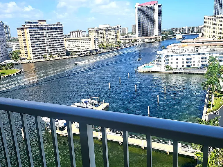 1965 S Ocean Dr #11 — Photo 8