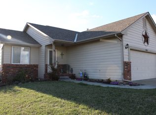 1161 N Trail Ridge Dr, Derby, KS 67037