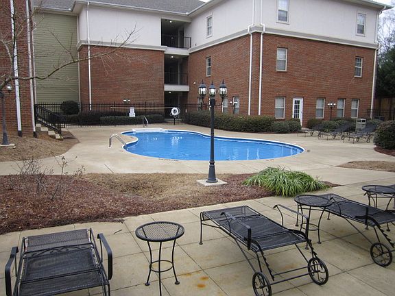 2nd image of 3218 Veterans Memorial Pkwy #915