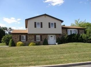 3515 Timber Ln, Bethlehem, PA 18020