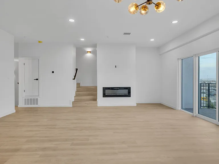 1519 Golden Hill Ter — Photo 59