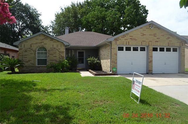 1st image of 10215 Crescent Moon Dr