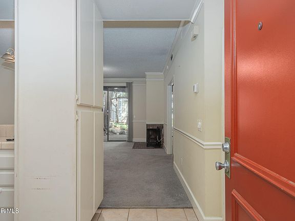 3rd image of 647 Arneill Rd