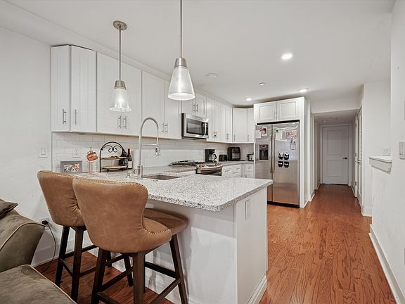 2nd image of 970 N Marshall St #1