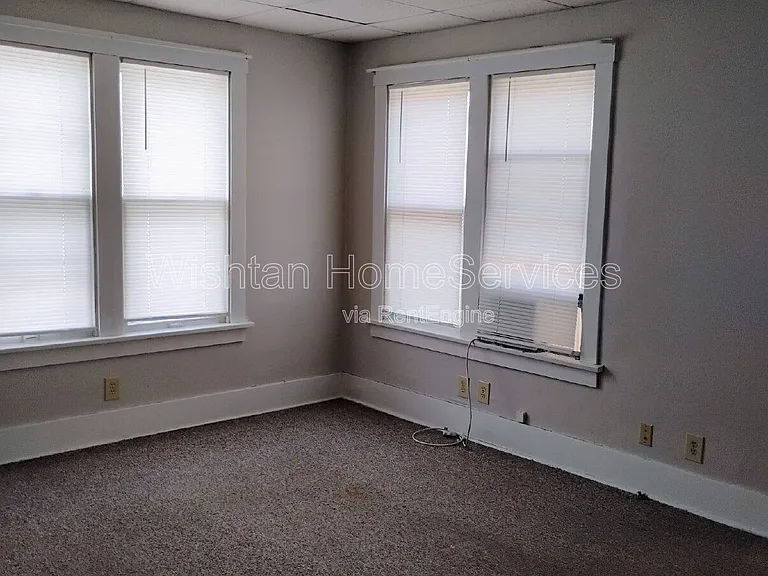 209 Chandler Blvd #A — Photo 6