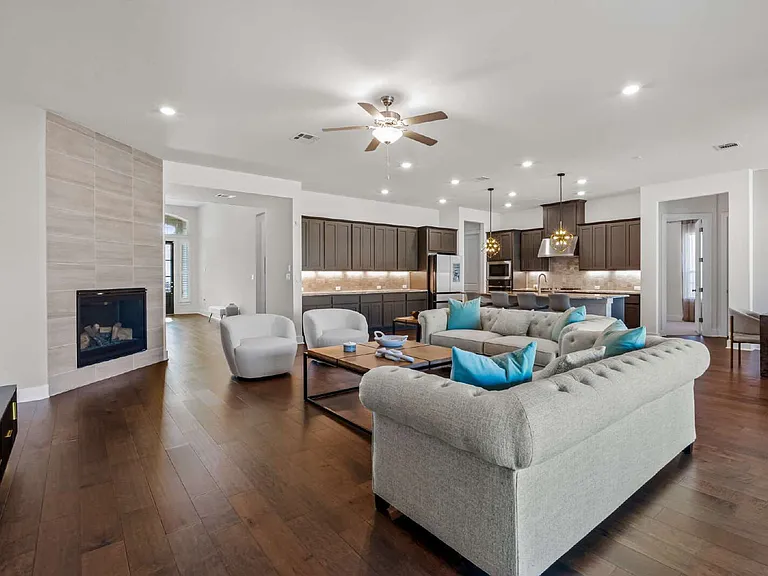 921 Trevi Fontana Dr — Photo 9