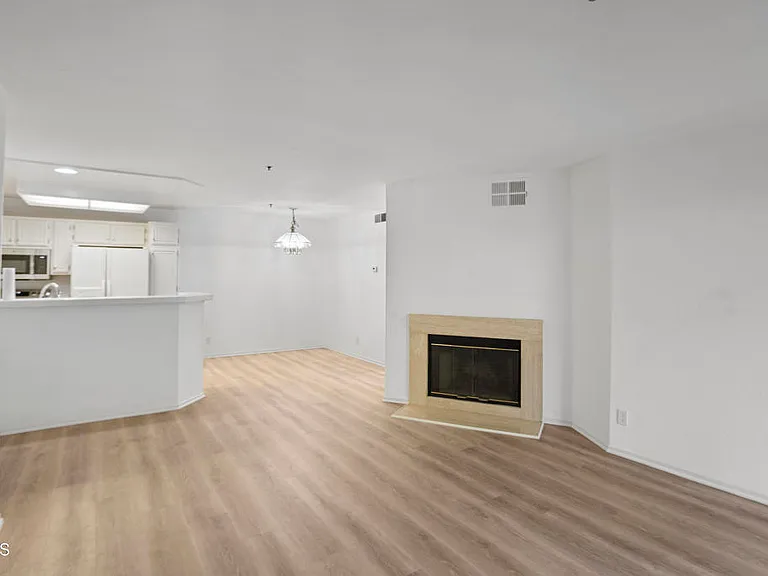 5805 Oak Bend Ln #208 — Photo 2