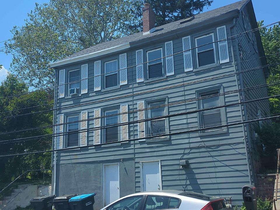 2nd image of 257 E Matsonford Rd