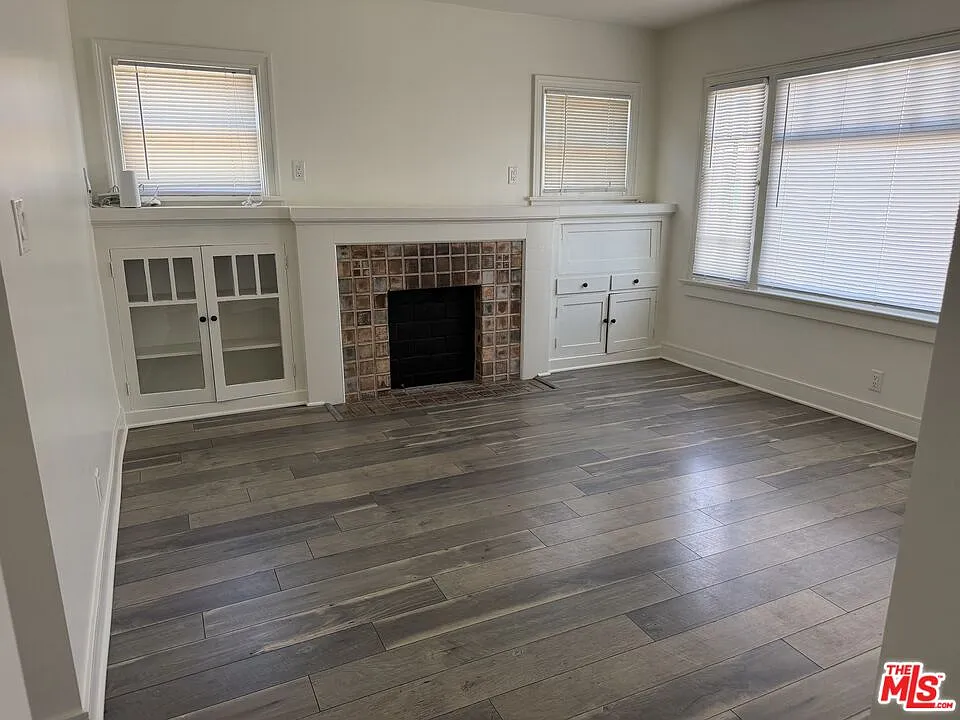 2 bed, 2.0 bath, 800 sqft, $2,895 — Photo 2