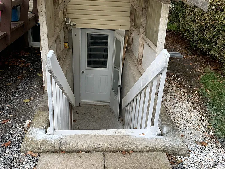 645 Saint Isidore Rd #B — Photo 6
