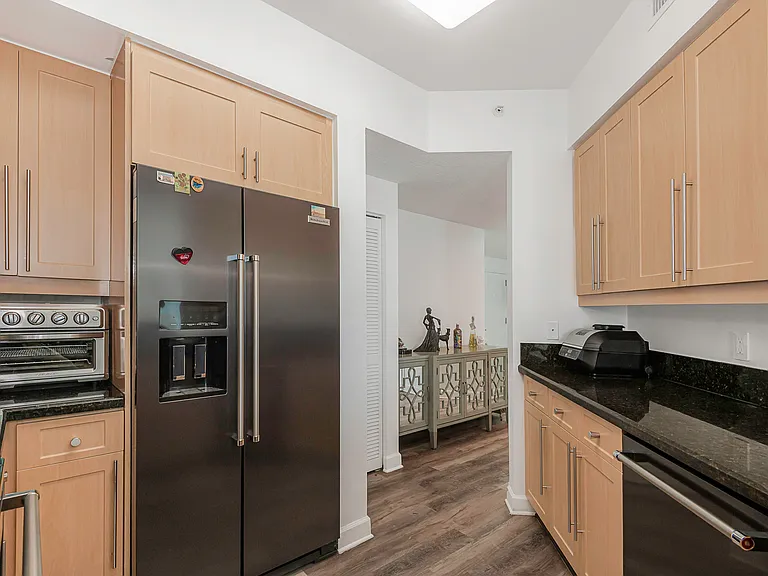 111 SE 8th Ave #705 — Photo 44
