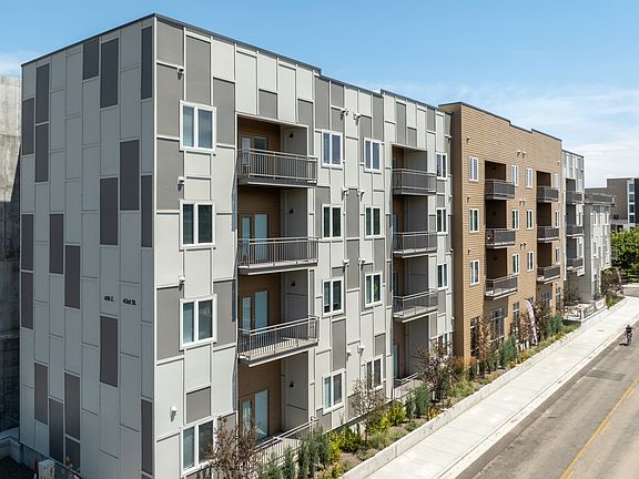 5th image of 408 E 43rd St APT 204