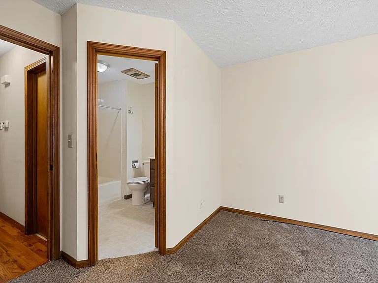 3749 N Pickwick Ave — Photo 19