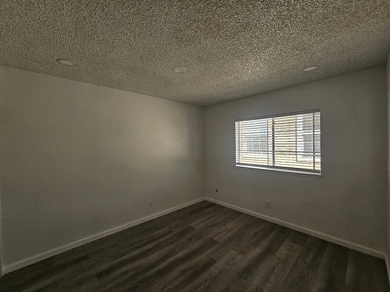 1814 V St #7 — Photo 13