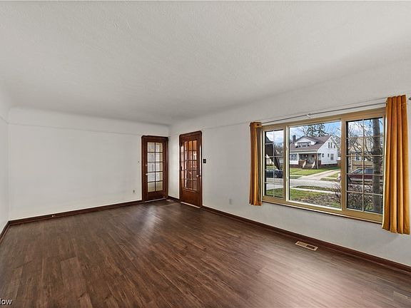 5th image of 3895 W 158th St