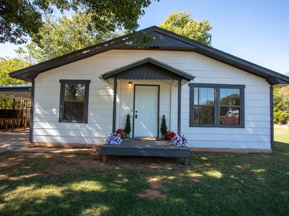 208 N 5th St, Waukomis, OK 73773