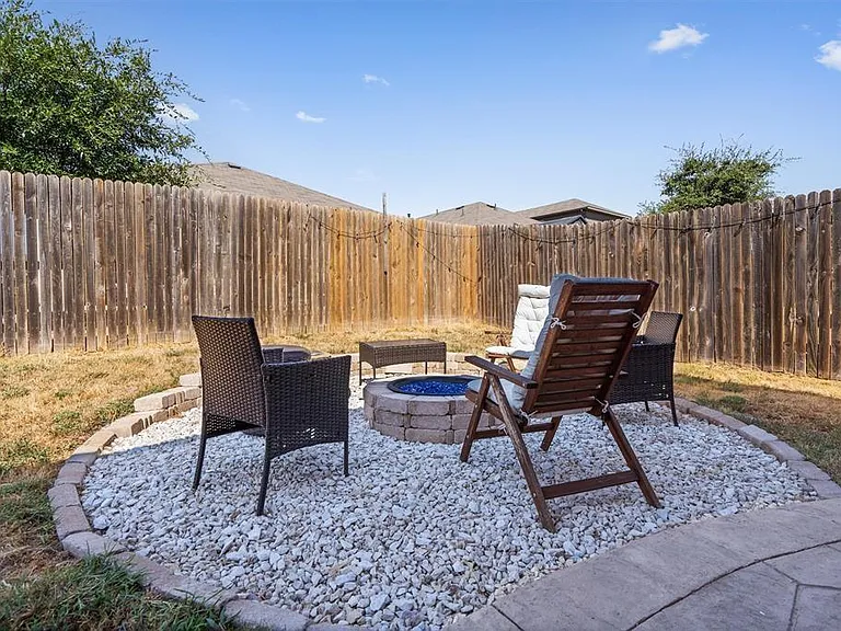 10308 Hatton Ln — Photo 24