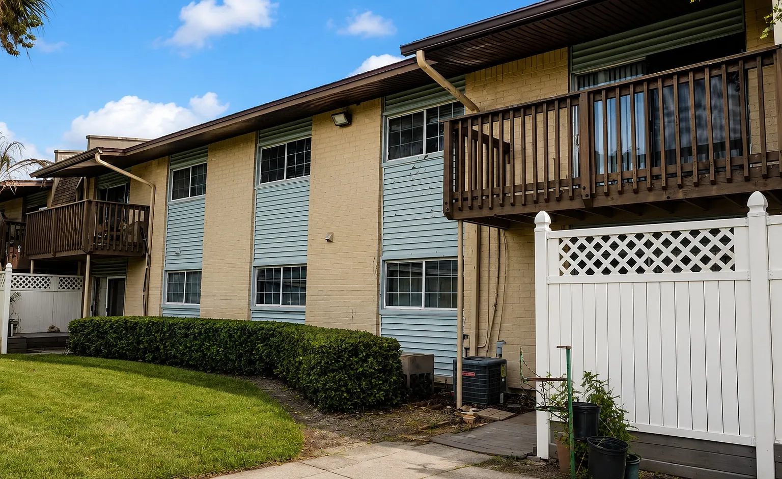 2 bed, 881 sqft, $1,550 — Photo 2