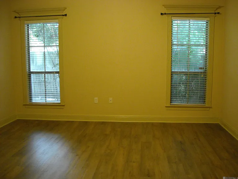 10655 Woodland Oaks Dr — Photo 12