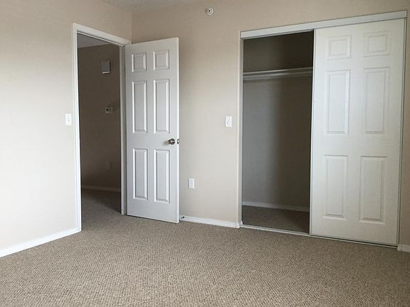 5th image of 233 Lucas Ln APT E