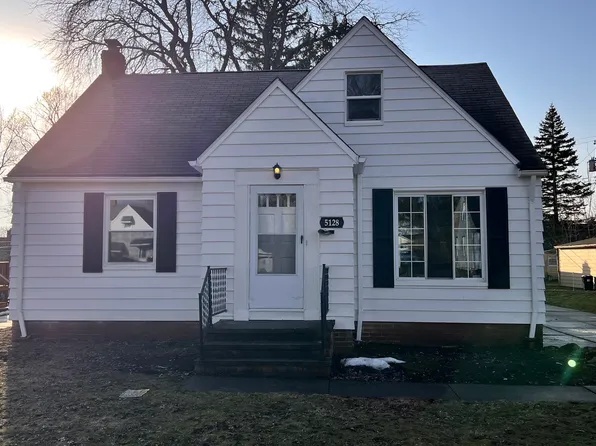 5128 Catherine St, Maple Heights, OH 44137