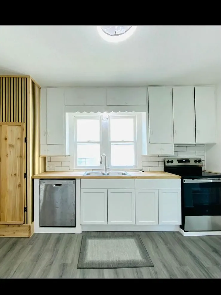 3 bed, 1000 sqft, $1,200 — Photo 2