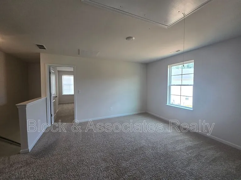 310 Beresford Way — Photo 21