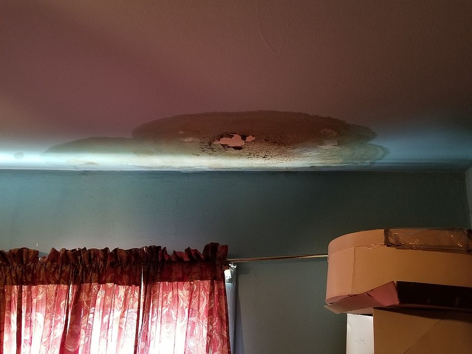 2nd image of 1015 W 108th Pl