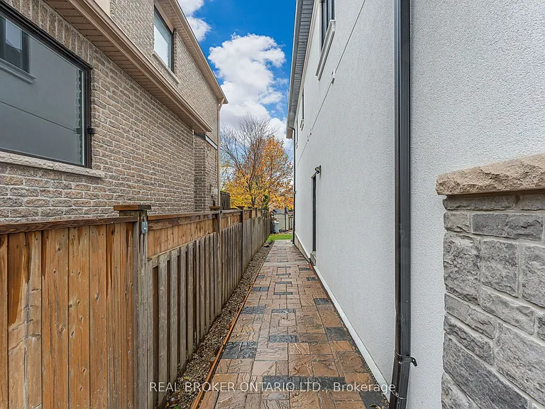 330 Maple Ave #BASEMENT — Photo 2