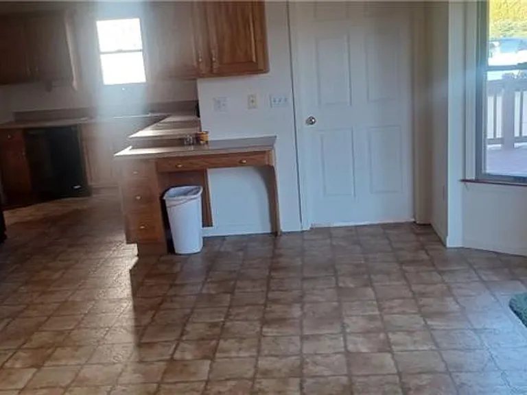1502 Jennifer Ct — Photo 3