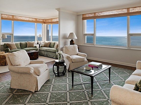 3rd image of 1300 N Lake Shore Dr APT 28D