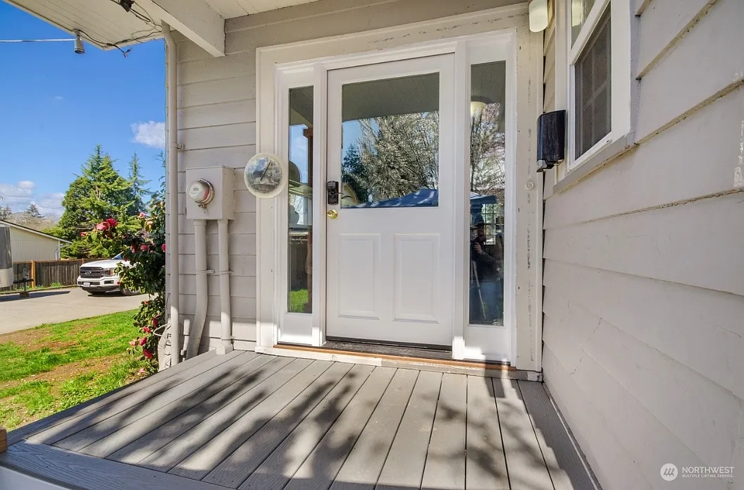 7 bed, 3078 sqft, $650 — Photo 2