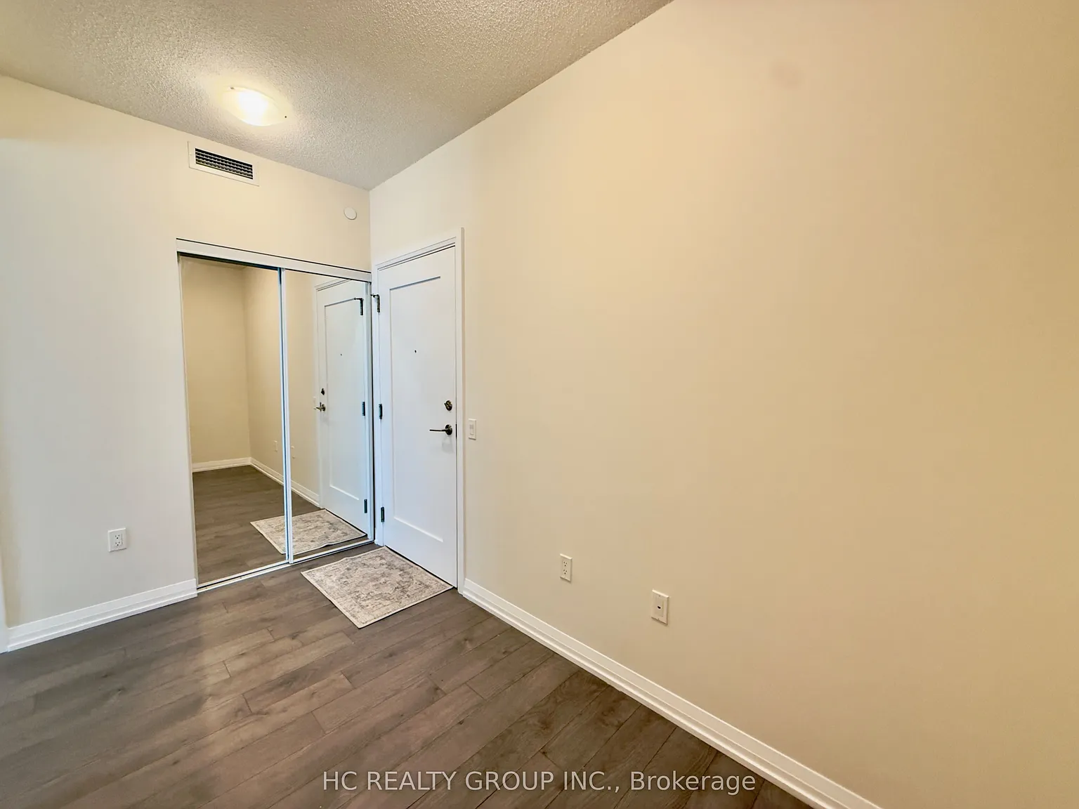 2 bed, $2,400 — Photo 4