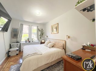32-34 33rd St #1R, Astoria, NY 11106