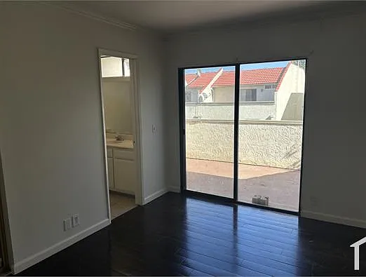 1329 W Latham Ave — Photo 15
