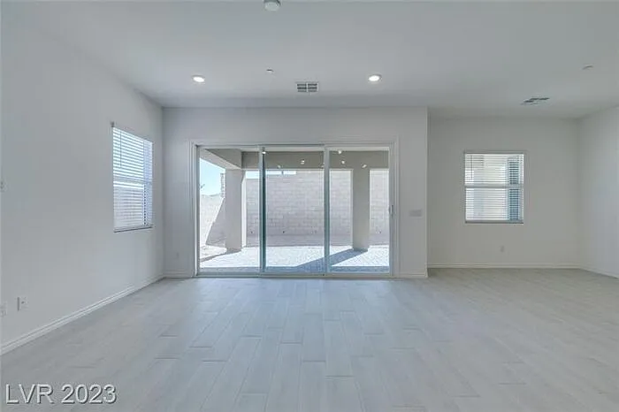 37 Charlotte Ridge Pl — Photo 10