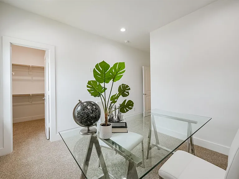5630 Balbo St — Photo 35
